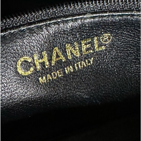 💯Authentic Chanel Cream & Black Patent Leather & Knit Quilted Bowler Bag🍀 - Picture 7 of 17